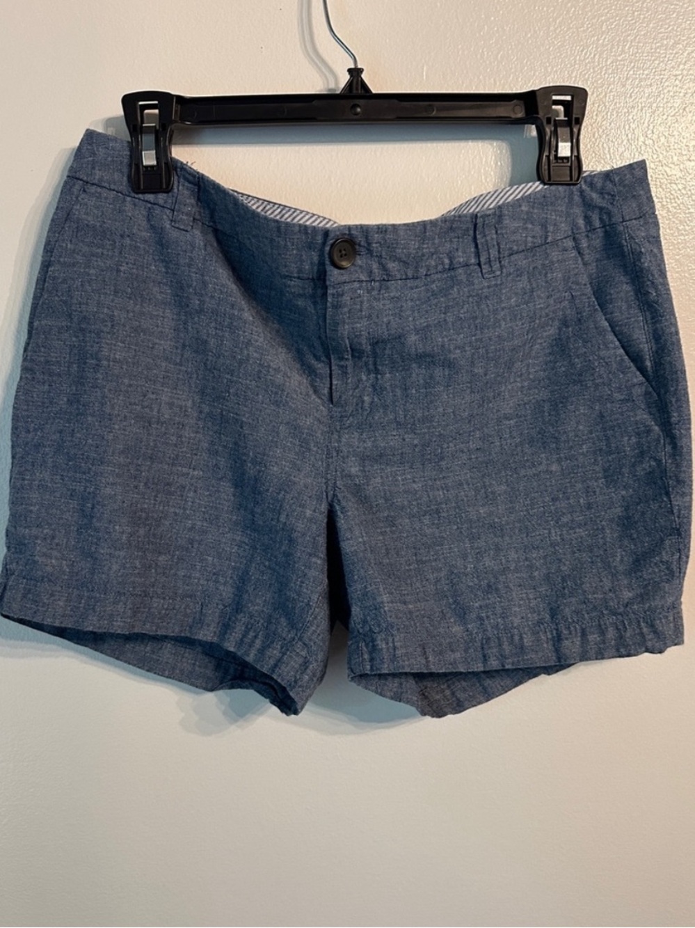 Merona Chambray Women's Shorts in Denim Blue Size 8